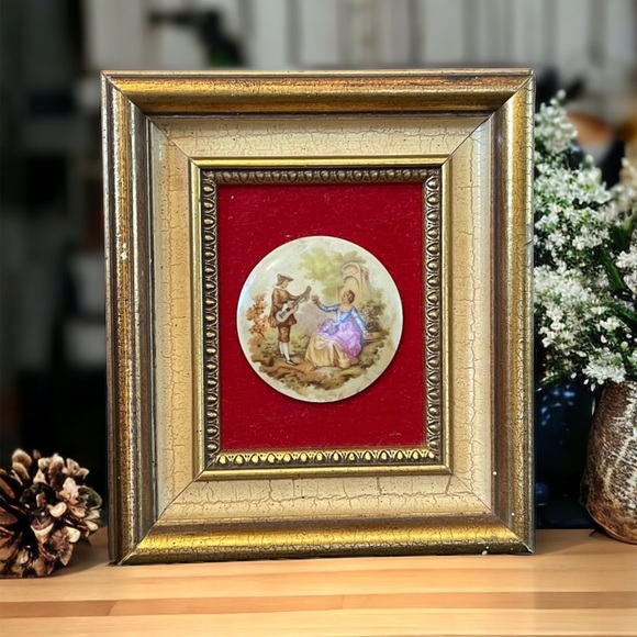 Vintage 1950s Gold gilt Florentine Ceramic Limoges French framed cameo p… - Picture 2 of 7